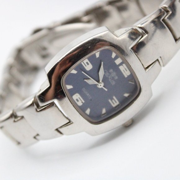 VIntage Nexus Watch Men's Elegant Silver Tone Stainless Steel Navy Blue Dial - Picture 6 of 9